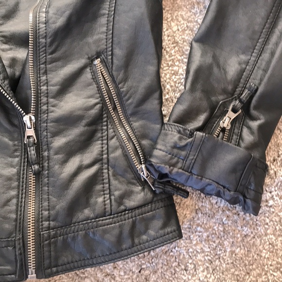 Leather Jacket - Picture 4 of 4
